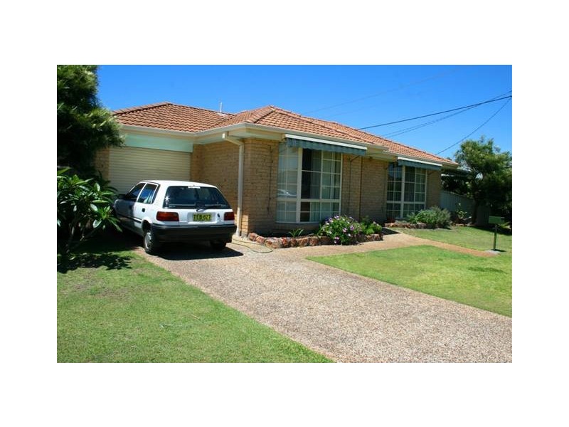 Pelican NSW 2281