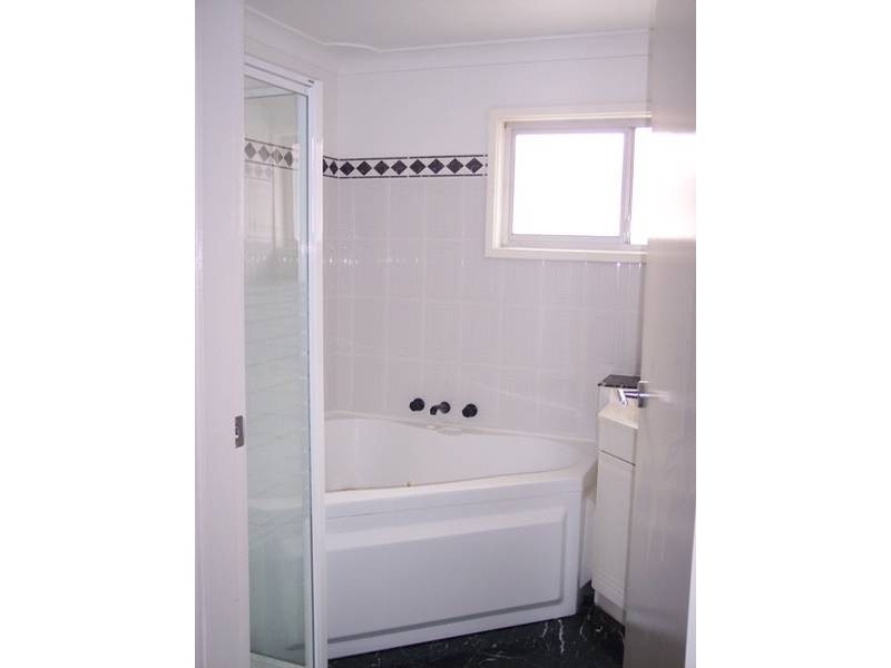 2 Civic Avenue, Caves Beach NSW 2281