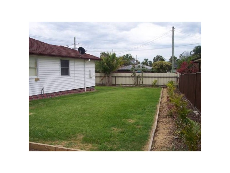 2 Civic Avenue, Caves Beach NSW 2281