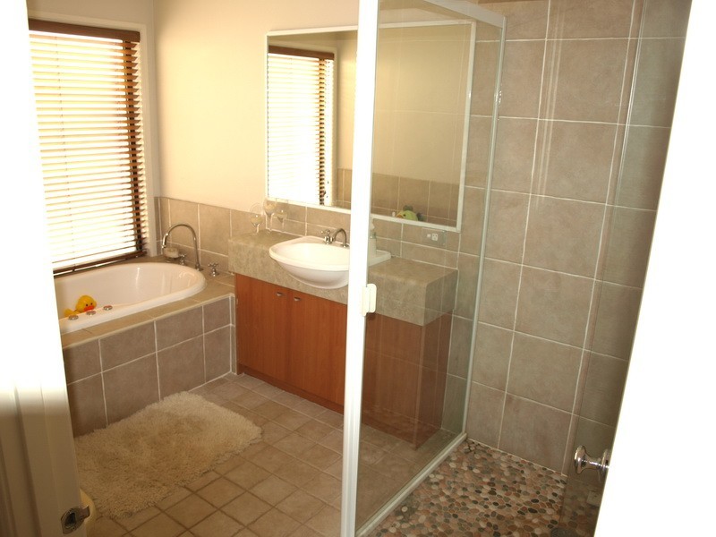 54 Gibbes St, Regentville NSW 2745