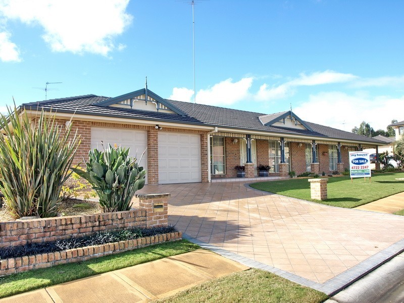 50 Glengarry Dr, Glenmore Park NSW 2745