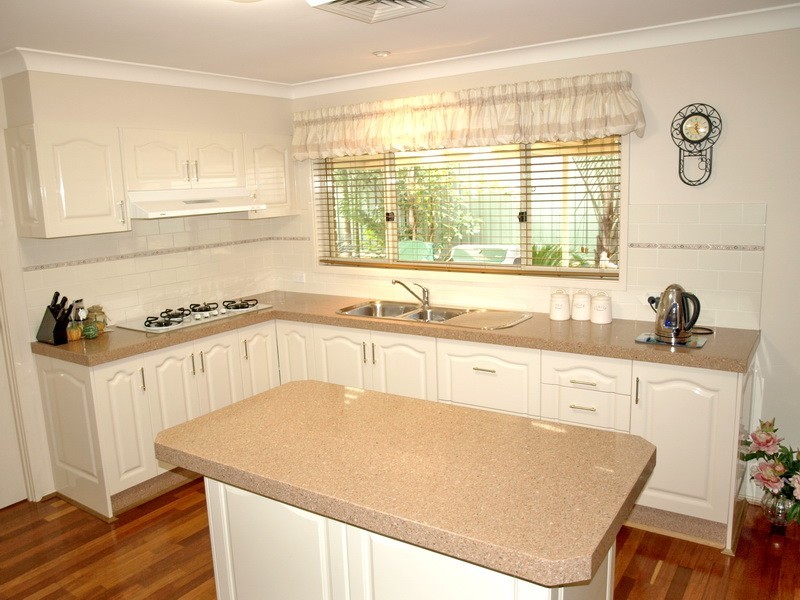 50 Glengarry Dr, Glenmore Park NSW 2745