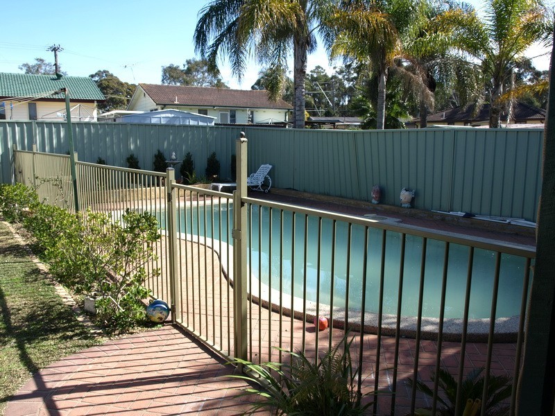 33 Palmyra Av, Lethbridge Park NSW 2770