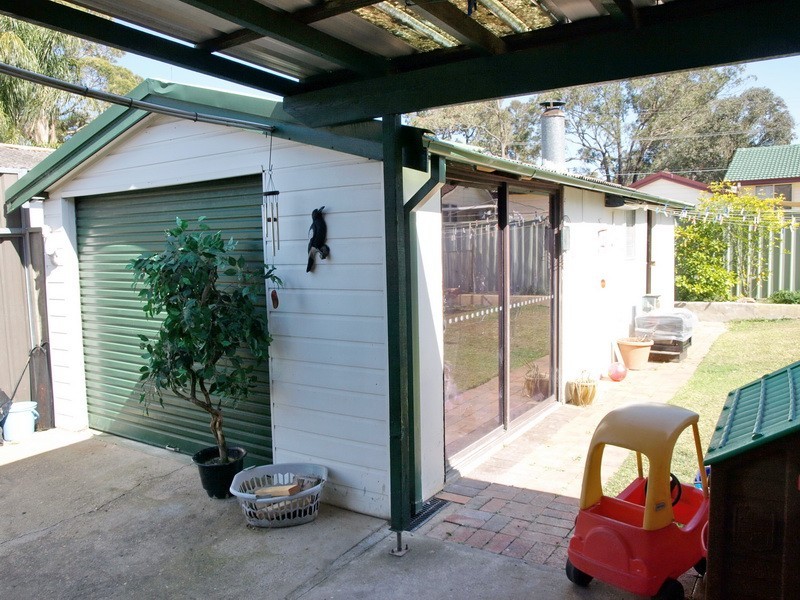 33 Palmyra Av, Lethbridge Park NSW 2770