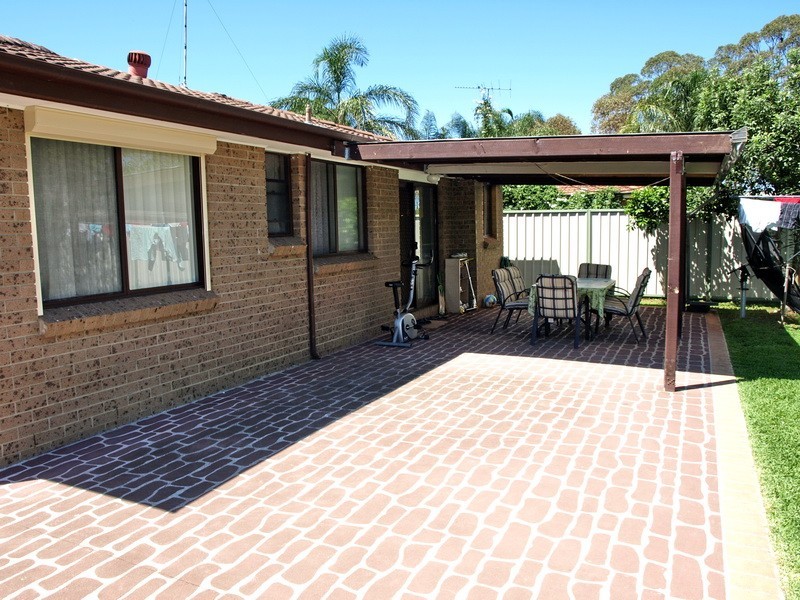 39 Myrtle Rd, Claremont Meadows NSW 2747