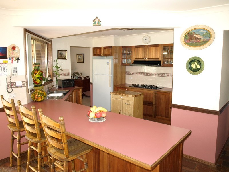 229 Ridgetop Dr, Glenmore Park NSW 2745