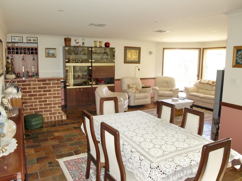 229 Ridgetop Dr, Glenmore Park NSW 2745