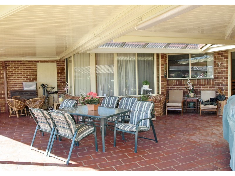 229 Ridgetop Dr, Glenmore Park NSW 2745