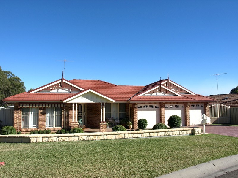 229 Ridgetop Dr, Glenmore Park NSW 2745