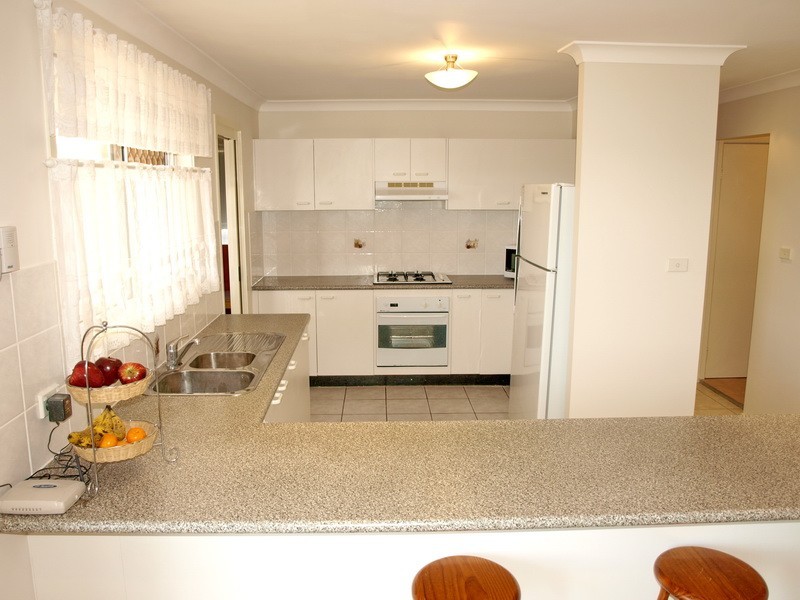 11 Bardo St, Glenmore Park NSW 2745