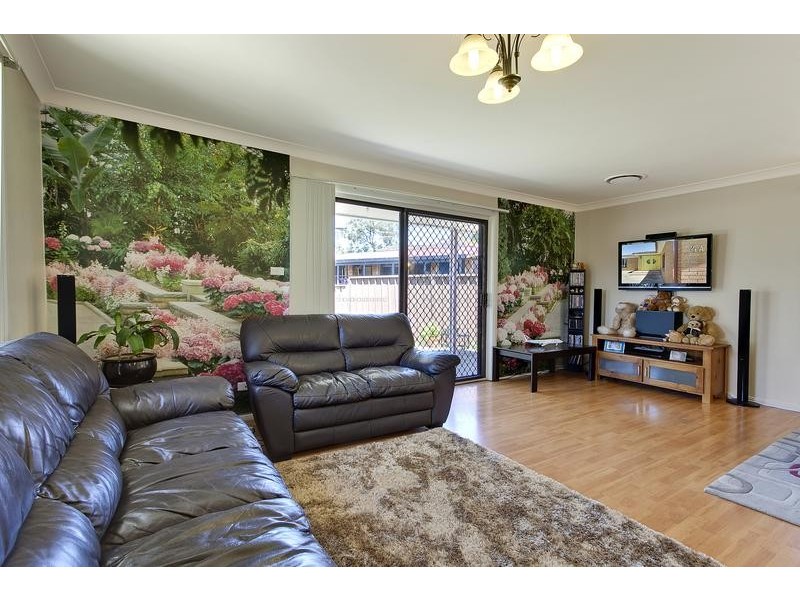 4a Paterson Pl, Colyton NSW 2760