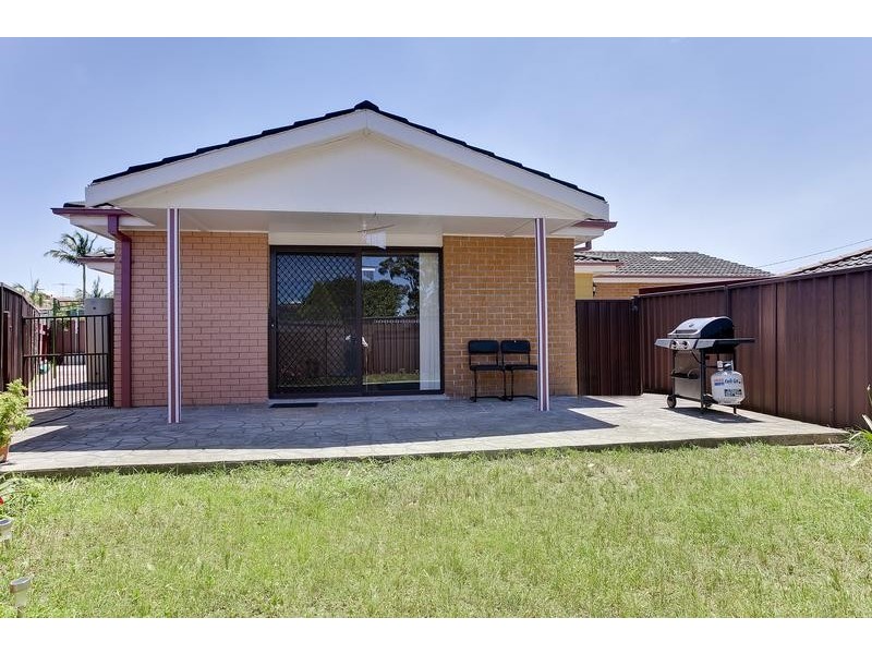 4a Paterson Pl, Colyton NSW 2760