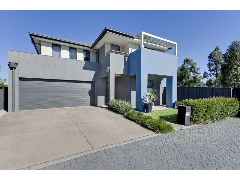8 Kittiwake Pl, Cranebrook NSW 2749
