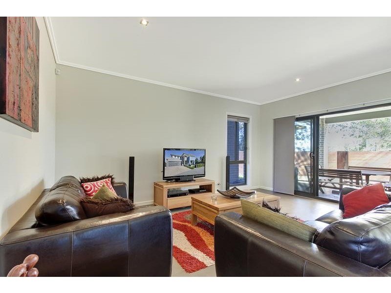 8 Kittiwake Pl, Cranebrook NSW 2749