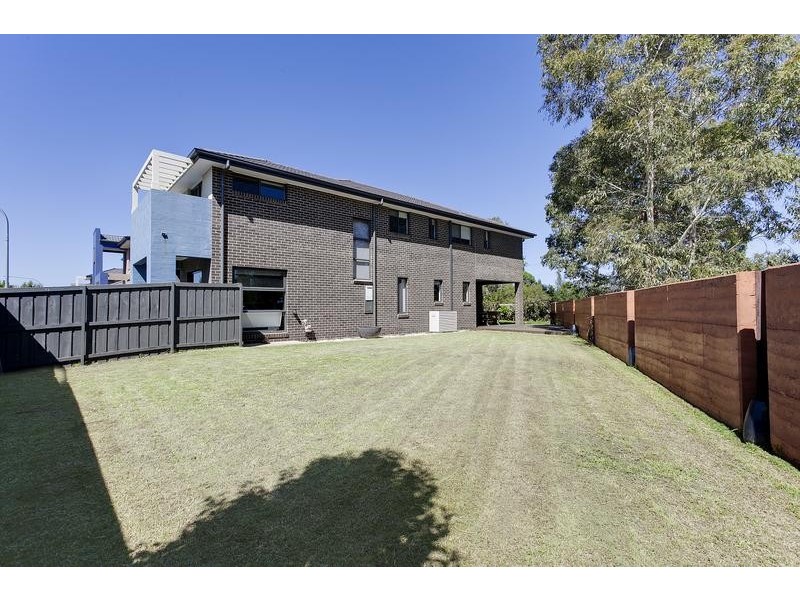 8 Kittiwake Pl, Cranebrook NSW 2749