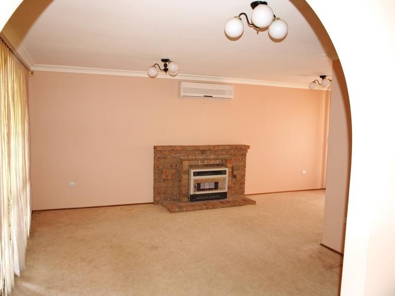 5 Brumby Cr, Emu Heights NSW 2750