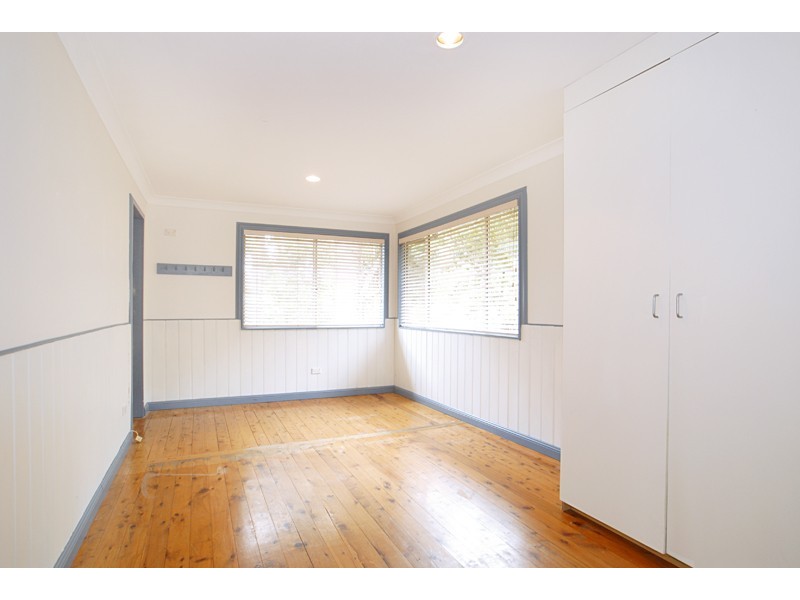 122 Lake Shore Drive, North Avoca NSW 2260