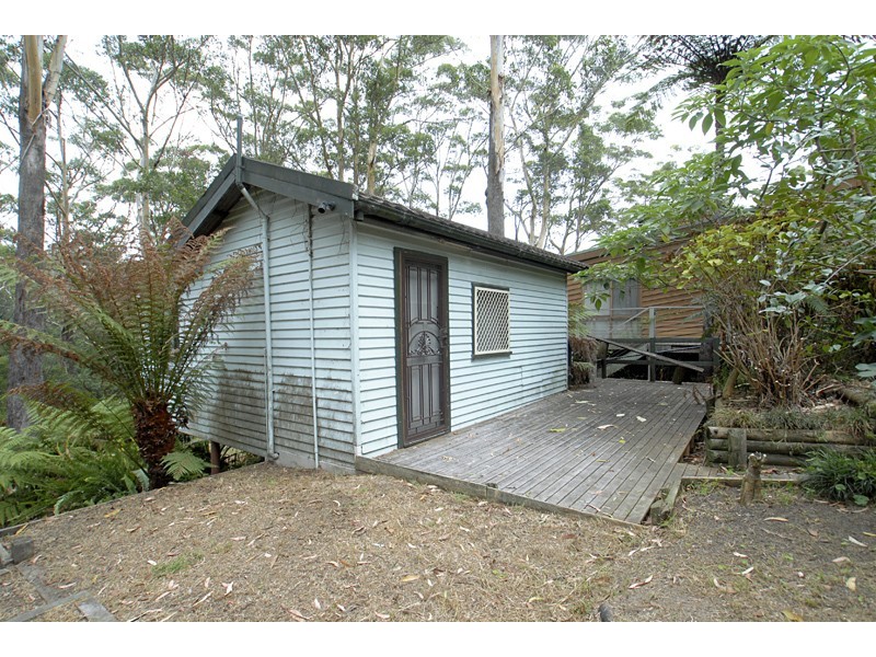 122 Lake Shore Drive, North Avoca NSW 2260