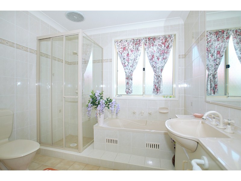 1/5 Castlereagh Crescent, Bateau Bay NSW 2261