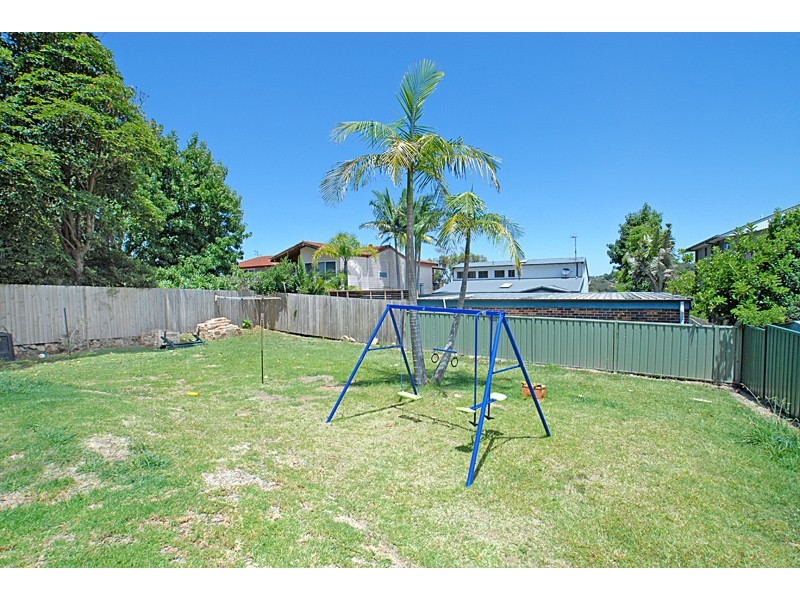 13 Heights Crescent, Wamberal NSW 2260
