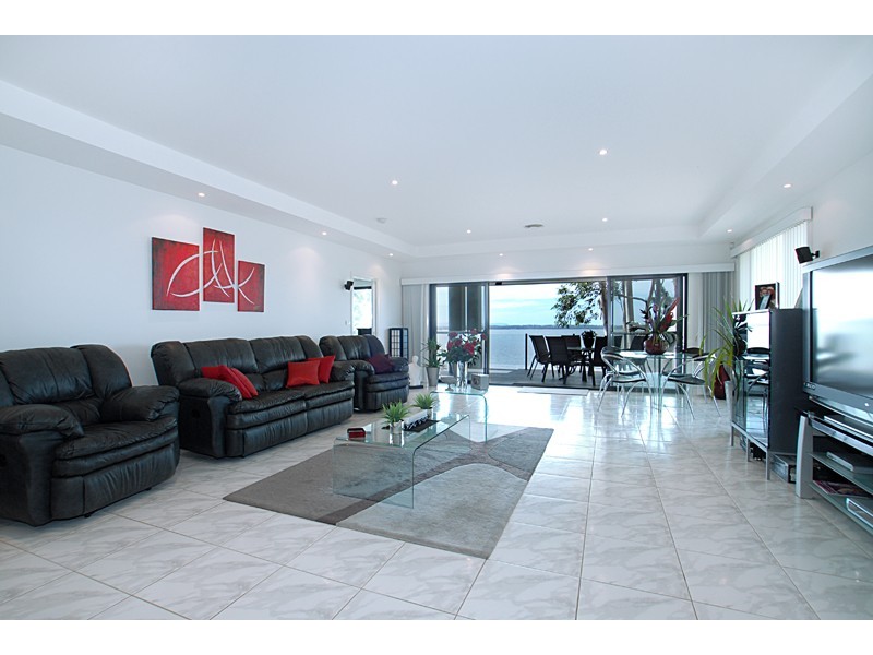 24 Main Road, Toukley NSW 2263