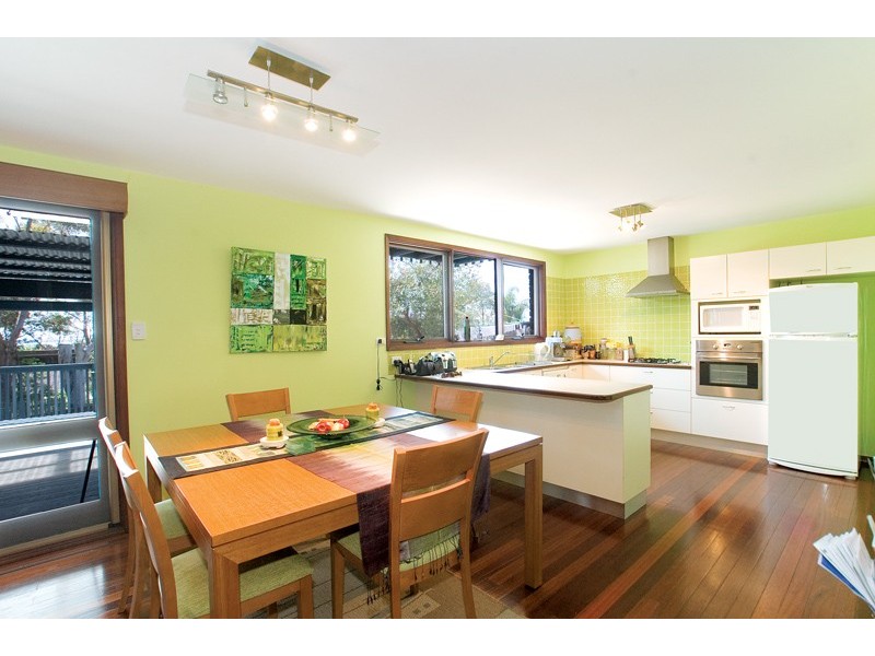 15 Peak Street, Bateau Bay NSW 2261