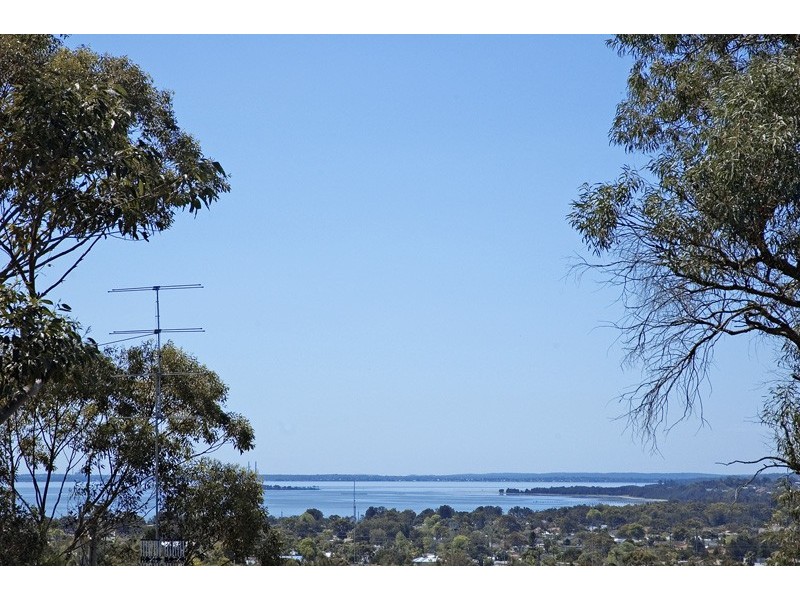 15 Peak Street, Bateau Bay NSW 2261