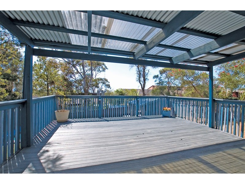 15 Peak Street, Bateau Bay NSW 2261