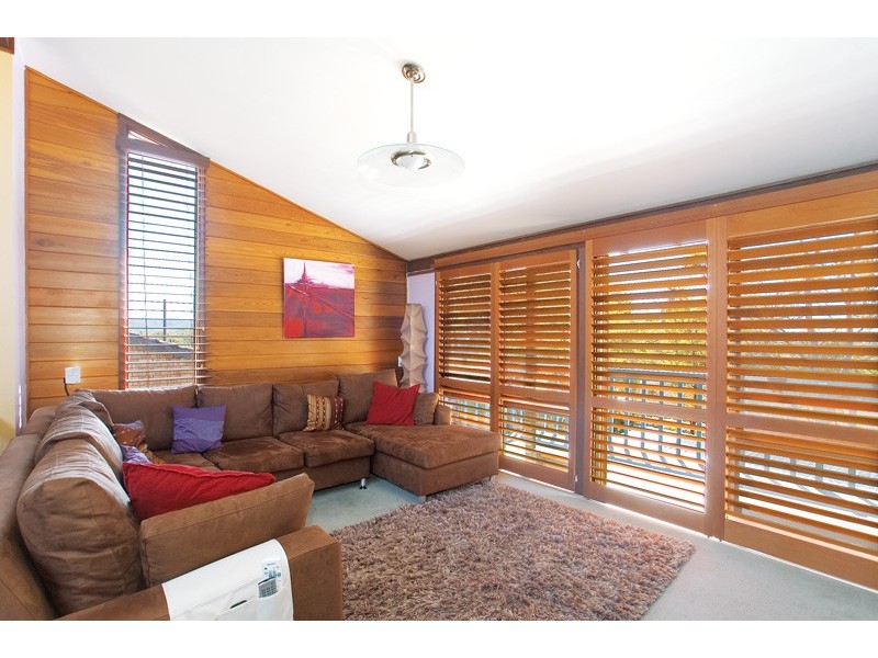 15 Peak Street, Bateau Bay NSW 2261