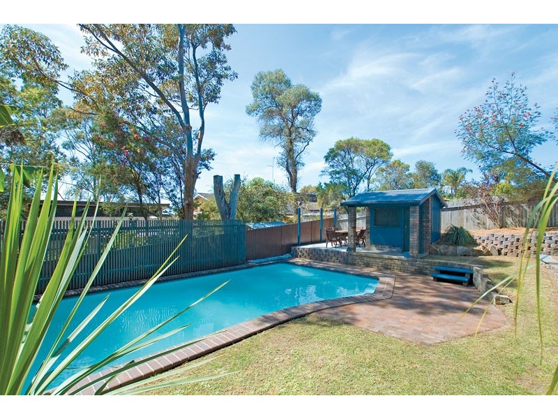 15 Peak Street, Bateau Bay NSW 2261