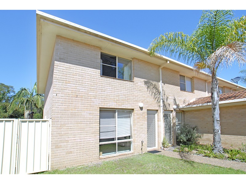 2/10 Richmond Close, Bateau Bay NSW 2261