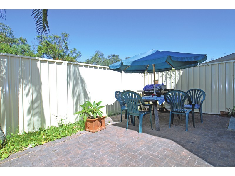 2/10 Richmond Close, Bateau Bay NSW 2261