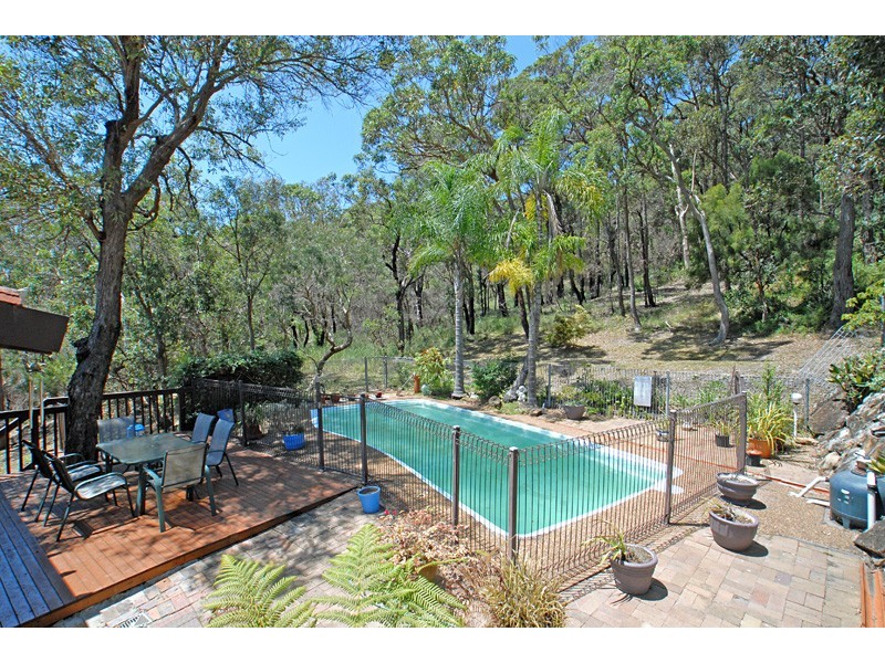 37 Yakaloo Crescent, Forresters Beach NSW 2260