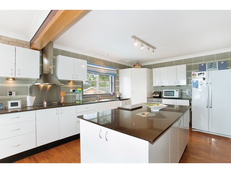 4 Norah Head Road, Bateau Bay NSW 2261