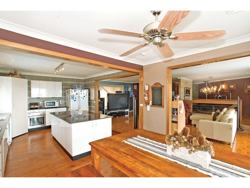 4 Norah Head Road, Bateau Bay NSW 2261