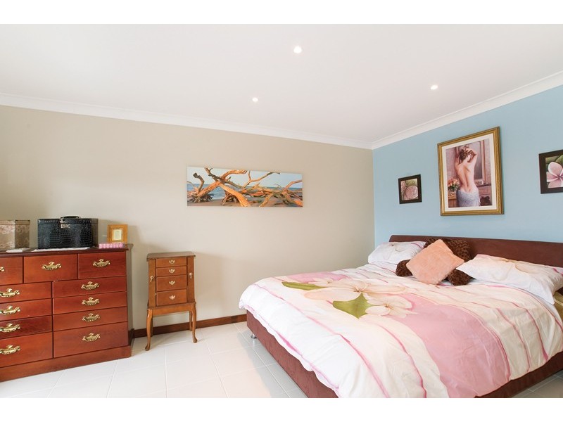 4 Norah Head Road, Bateau Bay NSW 2261