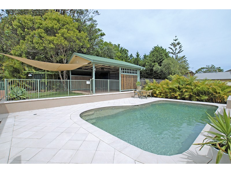 43 Barry Street, Bateau Bay NSW 2261