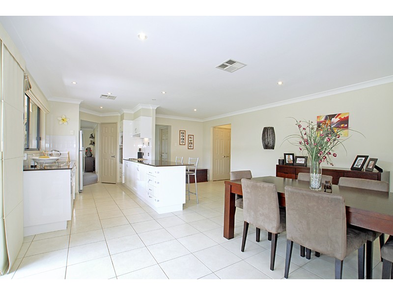 4 Wadi Road, Bateau Bay NSW 2261