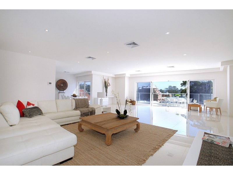 1, 2 & 3/20-22 Maroomba Road, Terrigal NSW 2260