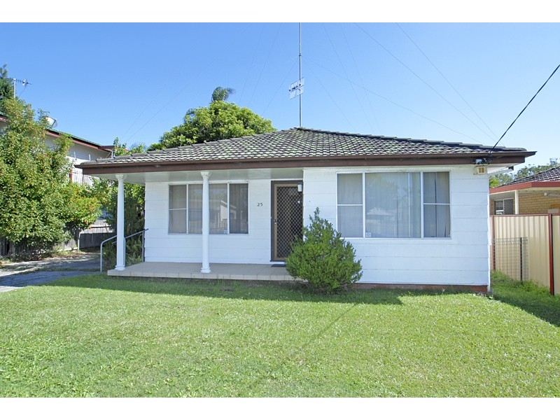 25 Watson Avenue, Tumbi Umbi NSW 2261