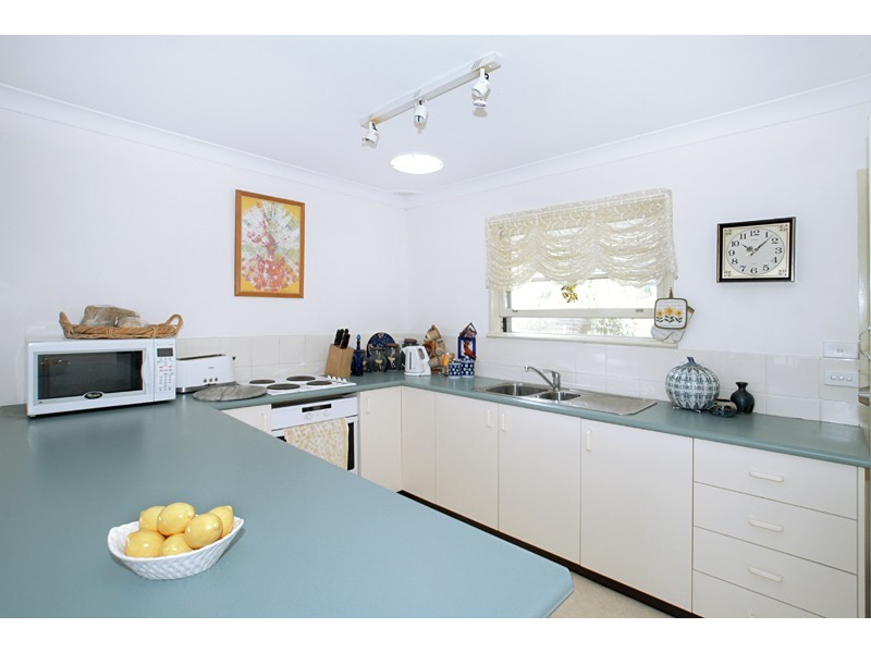 25 Lowanna Avenue, Forresters Beach NSW 2260