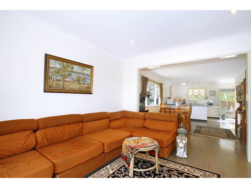 25 Lowanna Avenue, Forresters Beach NSW 2260