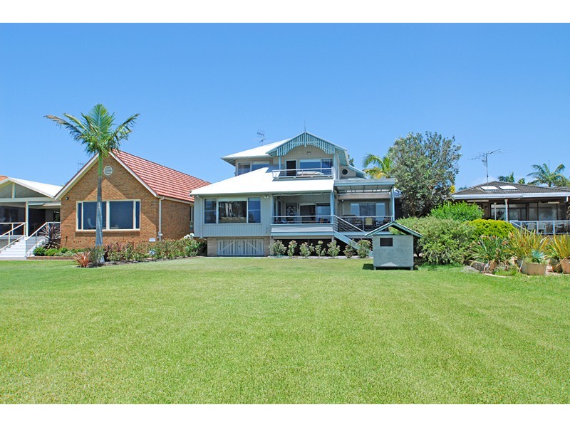 11 Hinemoa Avenue, Killarney Vale NSW 2261