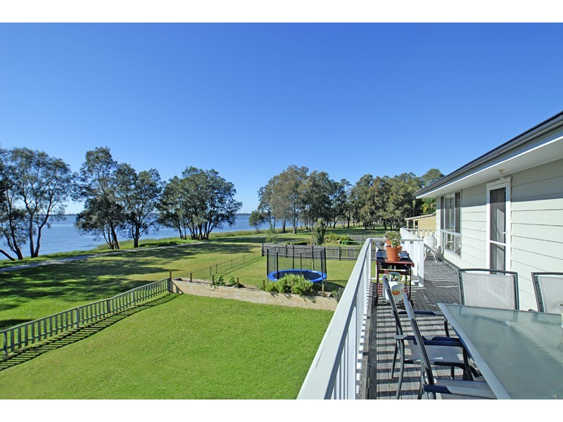 37 Lakedge Ave, Berkeley Vale NSW 2261