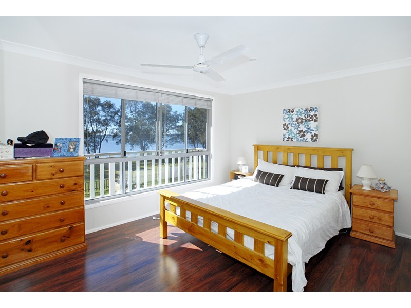 37 Lakedge Ave, Berkeley Vale NSW 2261