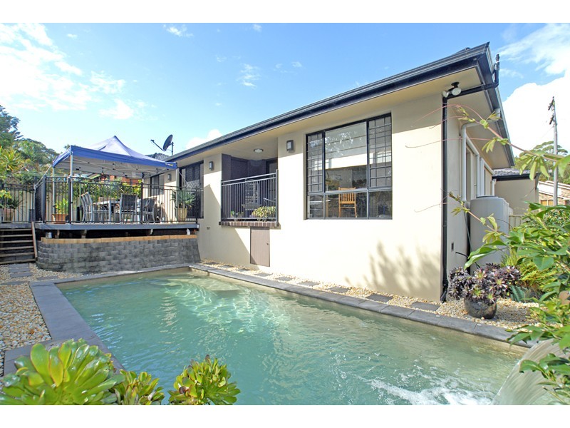 2 Shakespeare Avenue, Bateau Bay NSW 2261