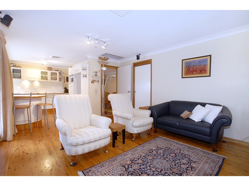 18 Donegal Road, Berkeley Vale NSW 2261