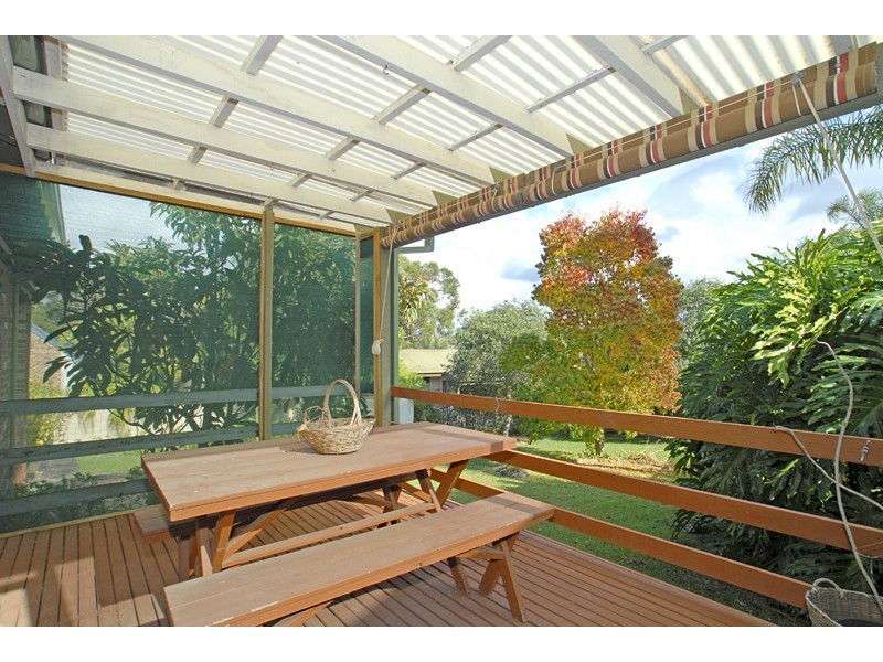 1 Parklands Cl, Bateau Bay NSW 2261