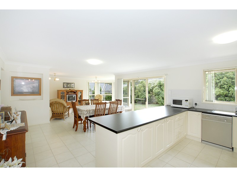 16 Bataan Circuit, Bateau Bay NSW 2261