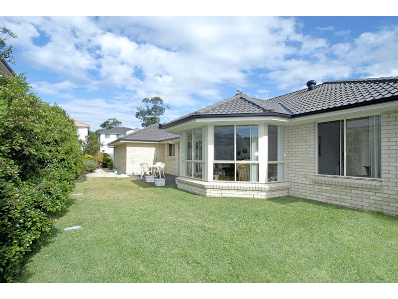 16 Bataan Circuit, Bateau Bay NSW 2261